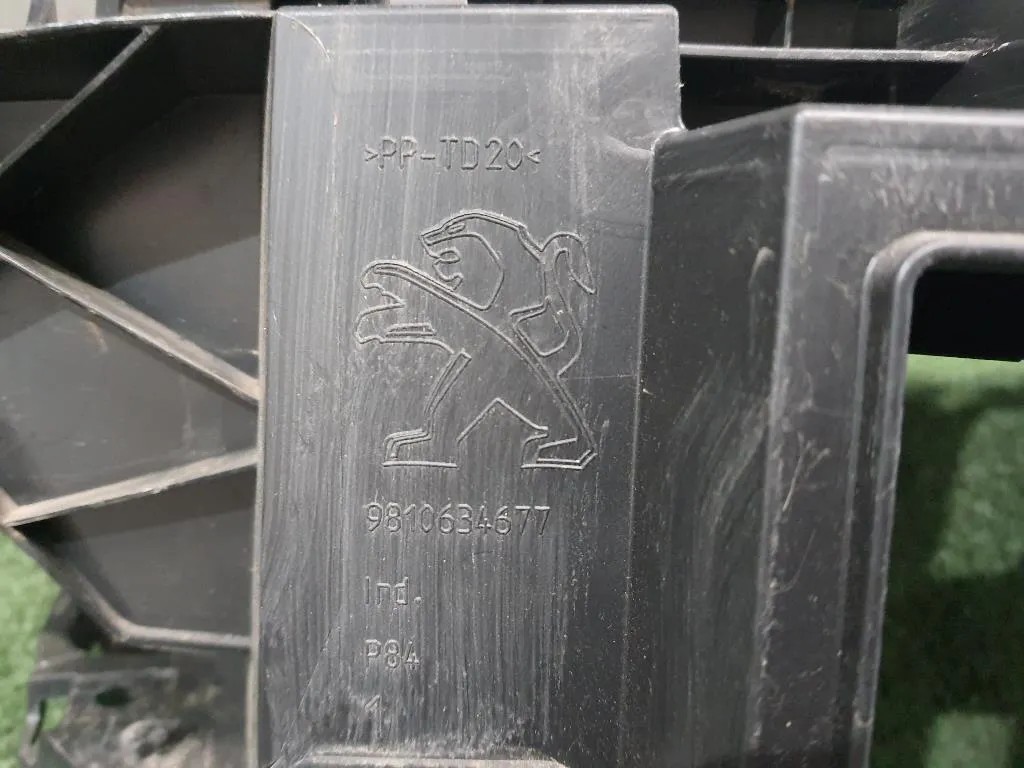 Rinforzo Griglia Radiatore 9810634677 Peugeot 5008 II 2017