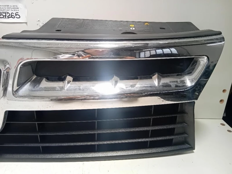 Griglia DI Ventilazione Paraurti ANT 623100260R Dacia Duster I 2010