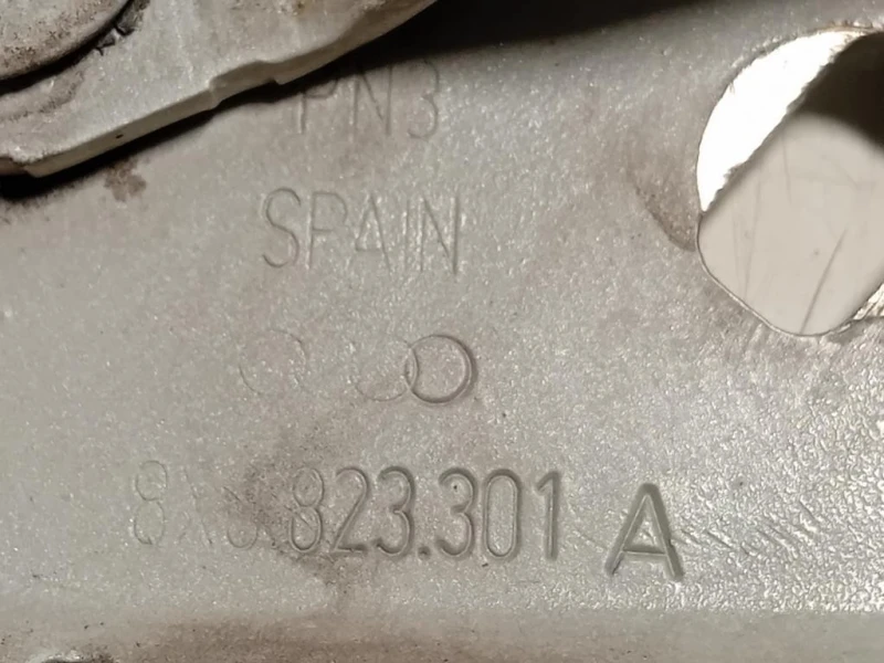 KIT Cerniere Cofano ANT 8X0823301A8X0823302A Audi A1 8X1 2010