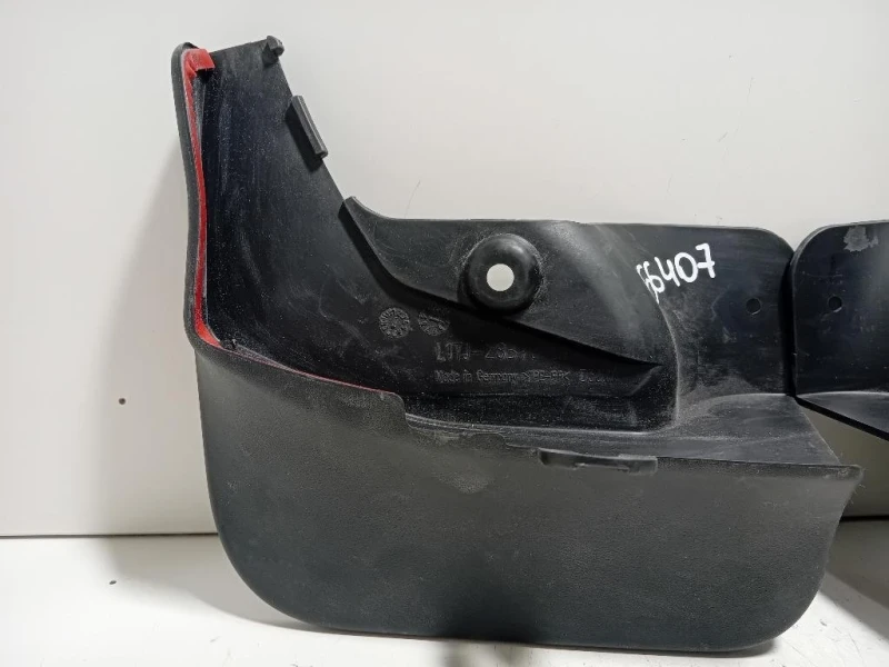 KIT Paraspruzzi Parafango ANT L1TJ-28371-BAL1TJ-28370-BA Ford PUMA II 2019