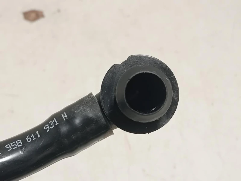 Manicotto Acqua Ritorno Radiatorevaschetta 95B611931 Porsche Macan I 2014