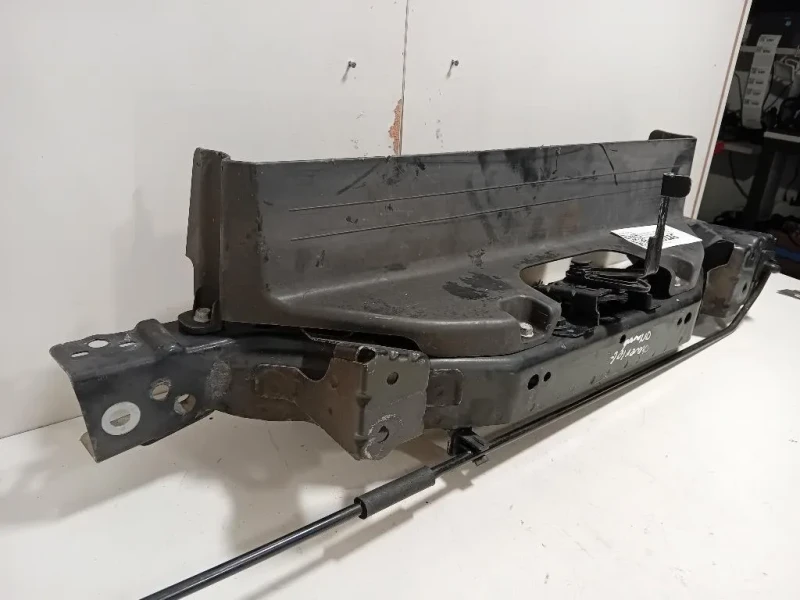 Rivestimento Frontale Parte SUP ANT 95233976 Chevrolet Orlando 2011