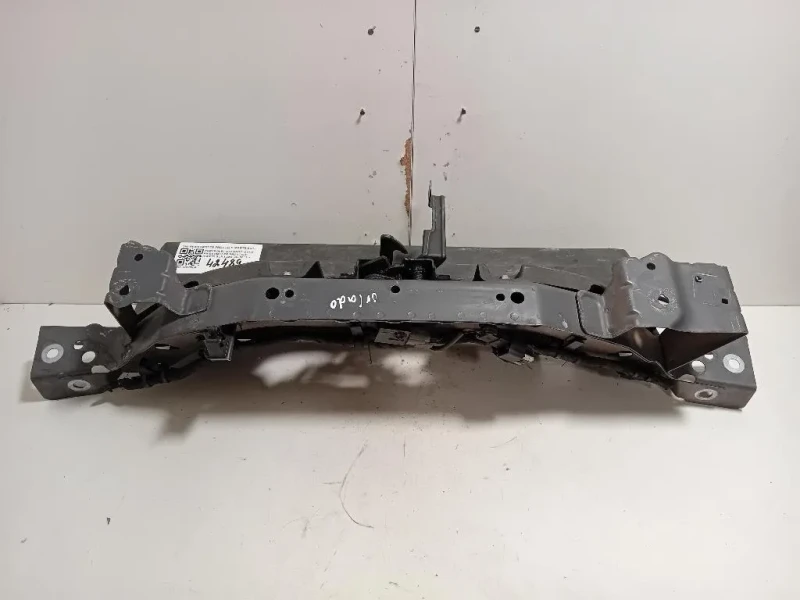 Rivestimento Frontale Parte SUP ANT RIVESTIMENTO FRONTALE PARTE SUP ANT Chevrolet Orlando 2011