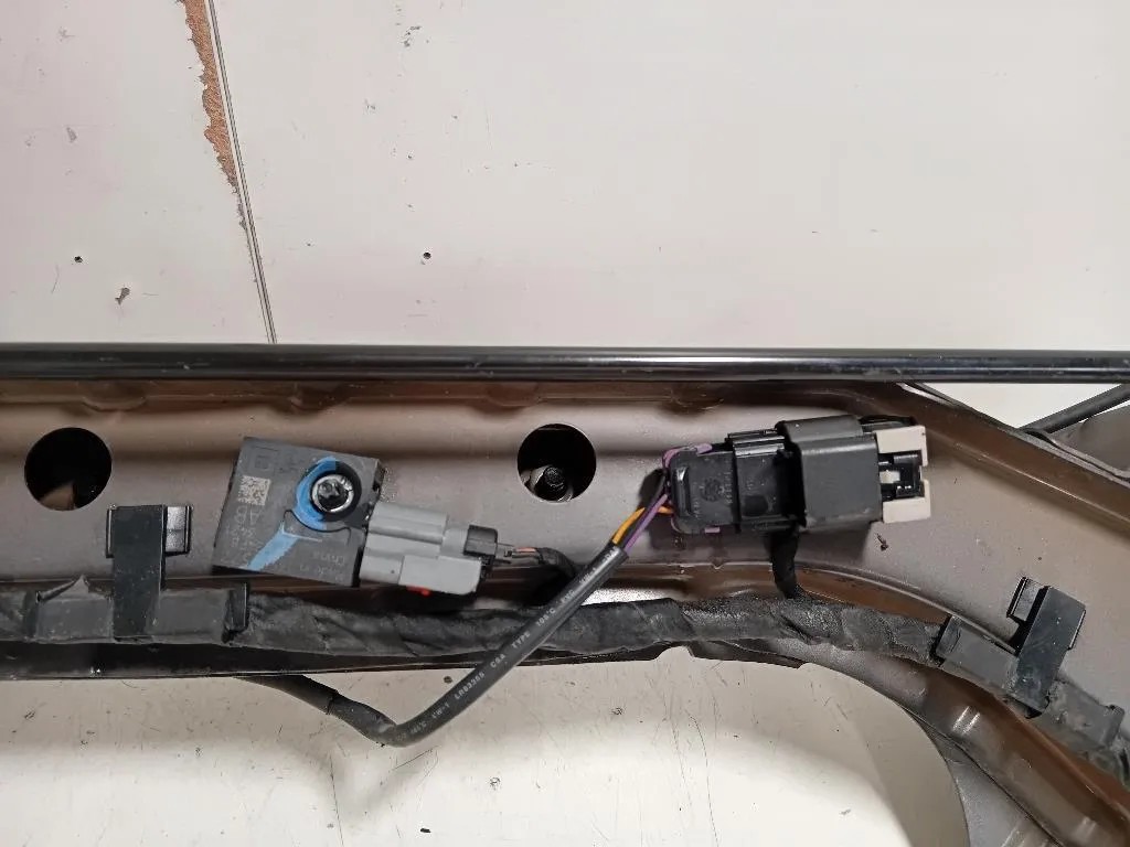 Rivestimento Frontale Parte SUP ANT RIVESTIMENTO FRONTALE PARTE SUP ANT Chevrolet Orlando 2011