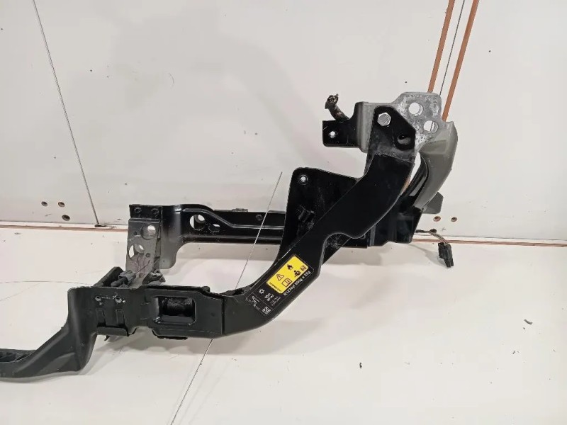 Rivestimento Frontale Parte SUP ANT RIVESTIMENTO FRONTALE PARTE SUP ANT Jaguar XE 2015