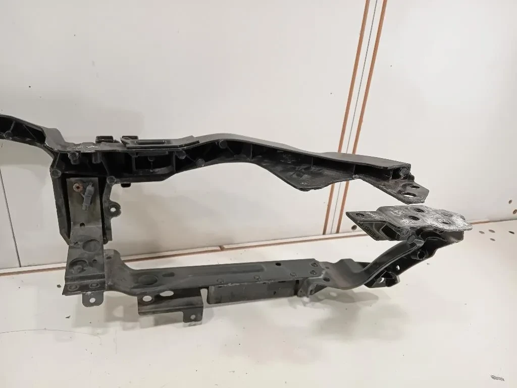 Rivestimento Frontale Parte SUP ANT RIVESTIMENTO FRONTALE PARTE SUP ANT Jaguar XE 2015