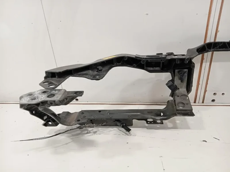 Rivestimento Frontale Parte SUP ANT RIVESTIMENTO FRONTALE PARTE SUP ANT Jaguar XE 2015