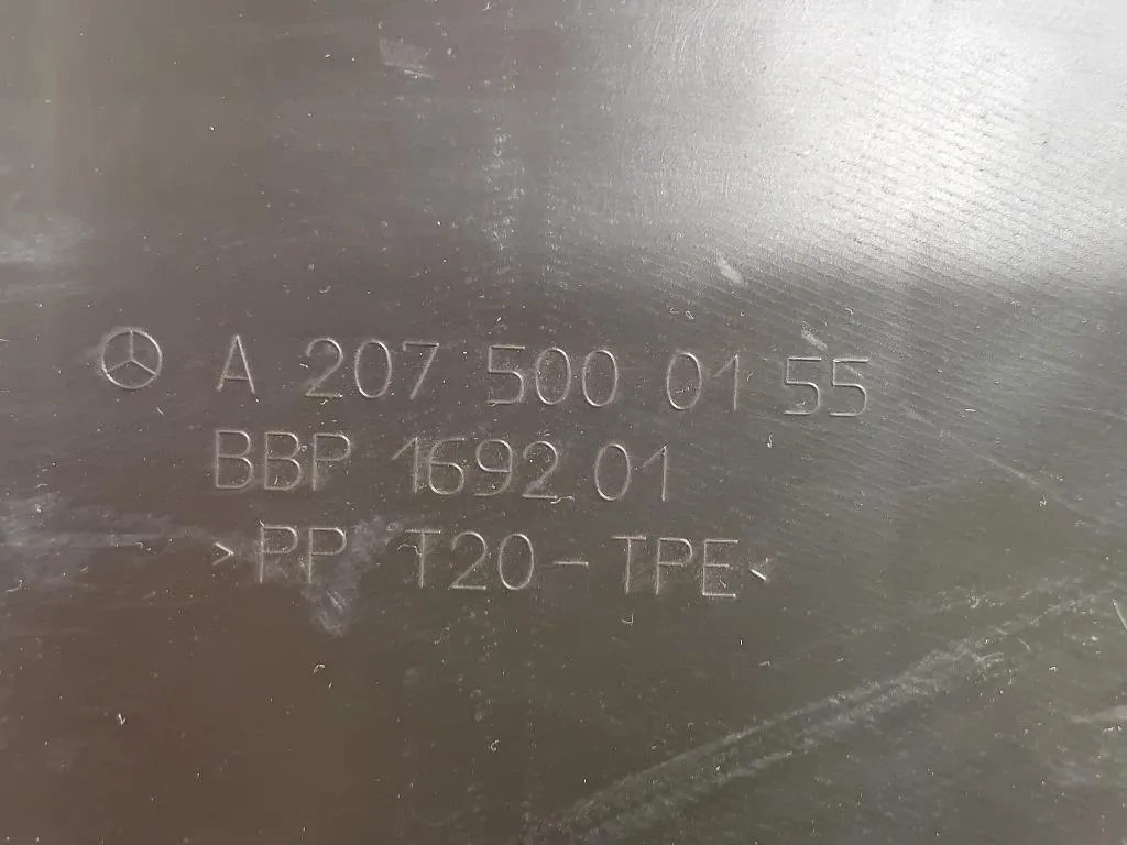 Rivestimento Frontale Parte SUP ANT A2075000155 Mercedes Classe E C207 Coupé 2010