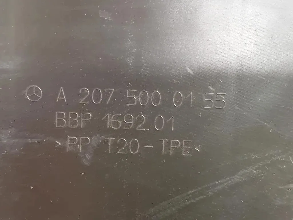 Rivestimento Frontale Parte SUP ANT A2075000155 Mercedes Classe E C207 Coupé 2010