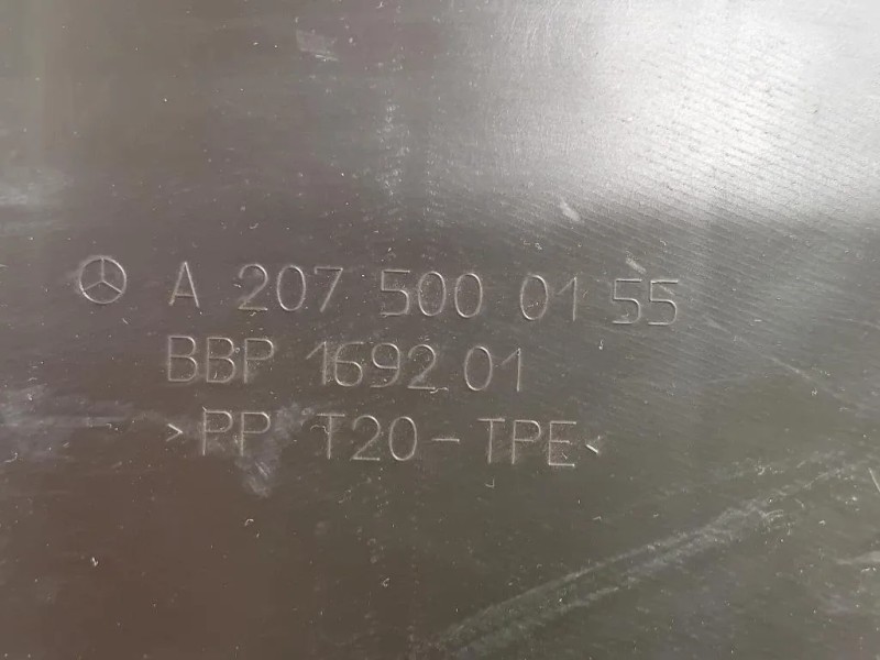 Rivestimento Frontale Parte SUP ANT A2075000155 Mercedes Classe E C207 Coupé 2010