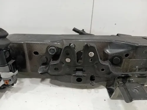 Rivestimento Frontale Parte SUP ANT Nissan Qashqai II 2017