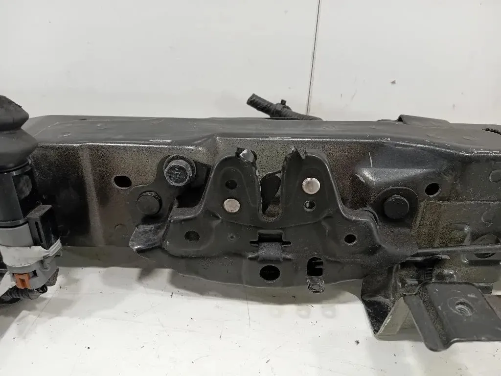 Rivestimento Frontale Parte SUP ANT Nissan Qashqai II 2017