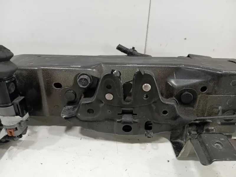 Rivestimento Frontale Parte SUP ANT Nissan Qashqai II 2017