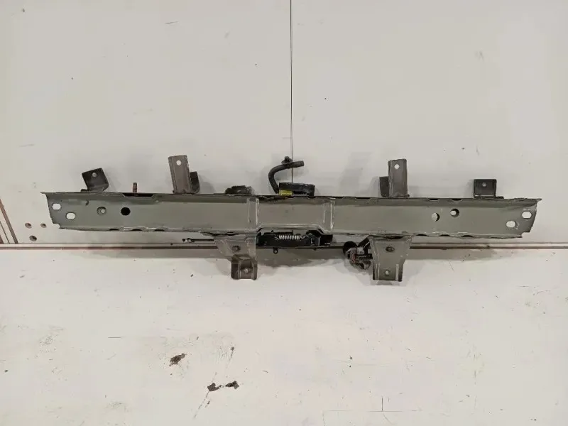 Rivestimento Frontale Parte SUP ANT Nissan Qashqai II 2017