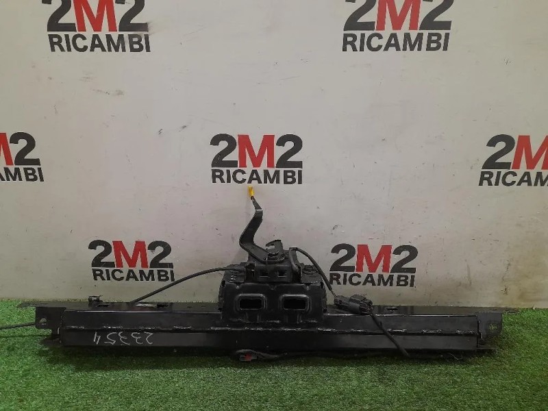 Rivestimento Frontale Parte SUP ANT  Opel Zafira C 2012