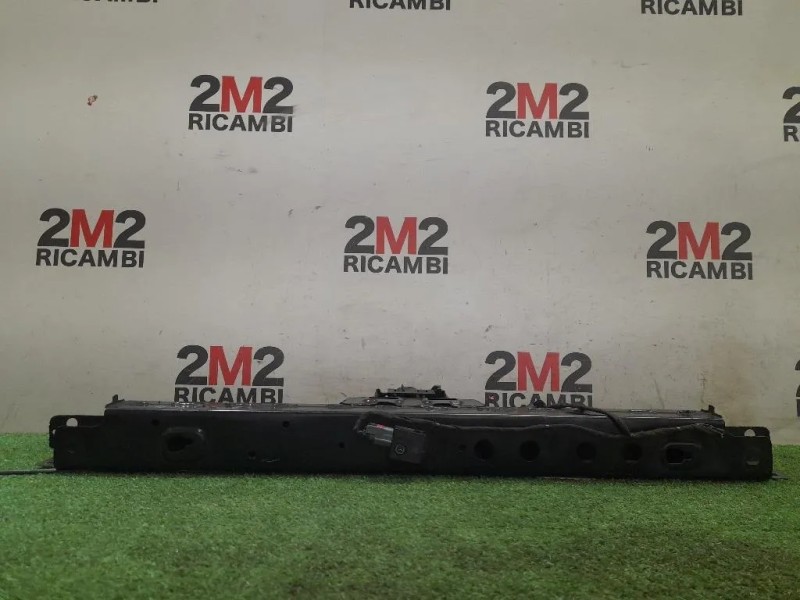 Rivestimento Frontale Parte SUP ANT  Opel Zafira C 2012