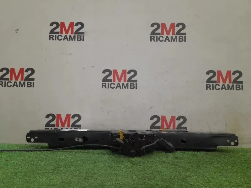 Rivestimento Frontale Parte SUP ANT Opel Zafira C 2012