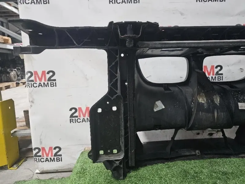 Rivestimento Frontale ANT 51747189264 Bmw Serie 1 E87 Berlina 2005