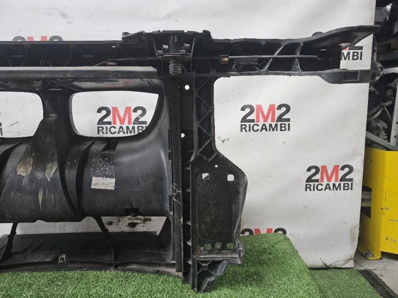 Rivestimento Frontale ANT 51747189264 Bmw Serie 1 E87 Berlina 2005