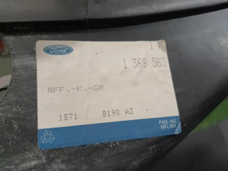 Rivestimento Frontale ANT 1396583 1S7X8242 Ford Mondeo III 2001