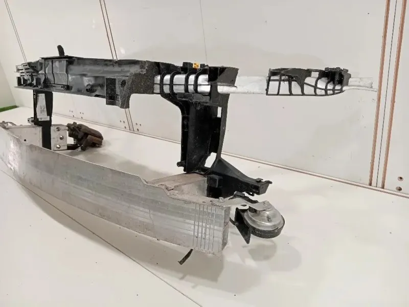 Rivestimento Frontale ANT A2466200195 W246 Mercedes Classe A W176 2013