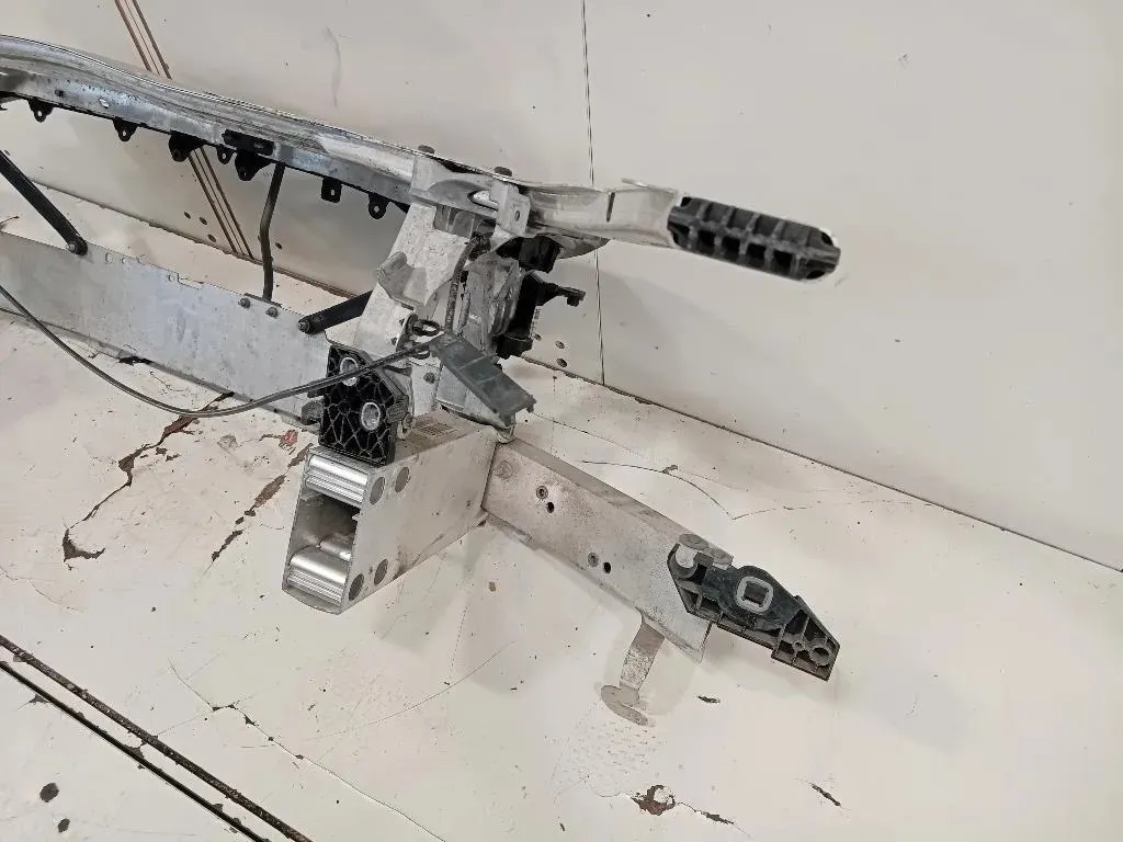 Rivestimento Frontale ANT A2056209301 Mercedes Classe C W205 2014