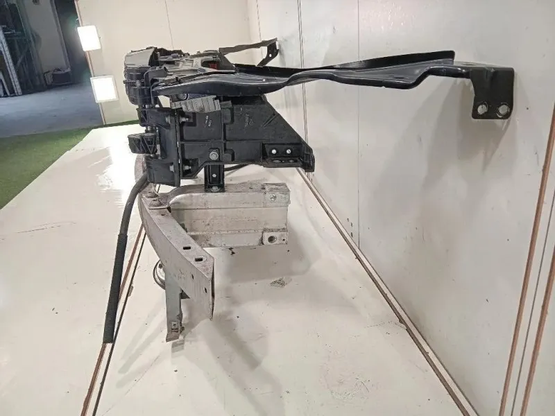 Rivestimento Frontale ANT RIVESTIMENTO FRONTALE ANT Mercedes Classe E W212 2013