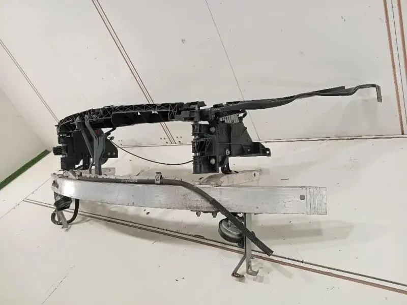 Rivestimento Frontale ANT RIVESTIMENTO FRONTALE ANT Mercedes Classe E W212 2013