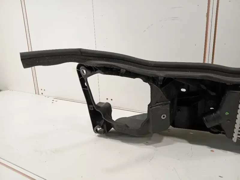 Rivestimento Frontale ANT RIVESTIMENTO FRONTALE ANT Opel Vivaro A 2007