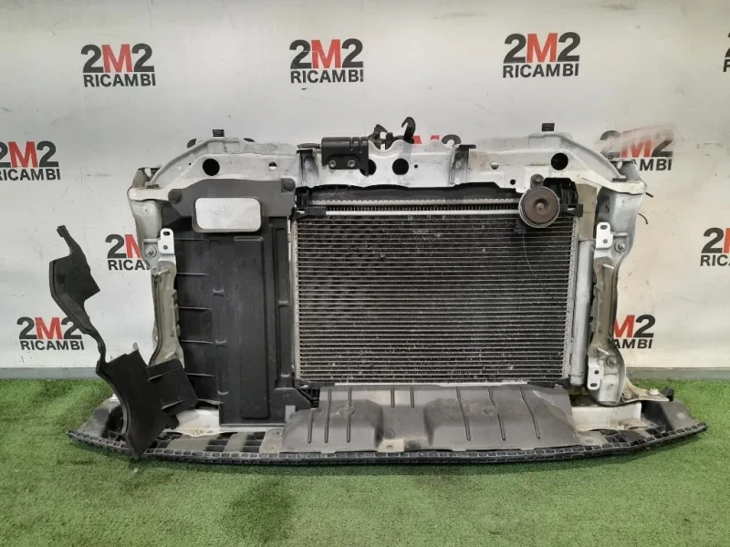 Rivestimento Frontale ANT RIVESTIMENTO FRONTALE YARIS 2014- Toyota Yaris IV 2014