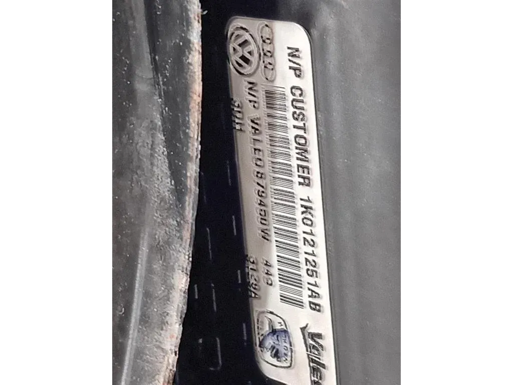 Rivestimento Frontale ANT 1K0 121 205 AD Volkswagen GOLF V 2004