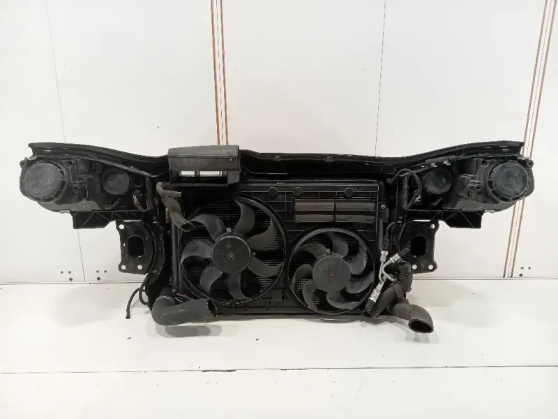 Rivestimento Frontale ANT 1K0 121 205 AD Volkswagen GOLF V 2004