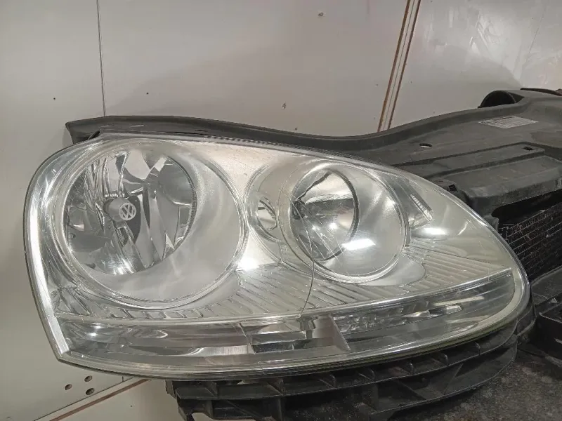 Rivestimento Frontale ANT 1K0 121 205 AD Volkswagen GOLF V 2004