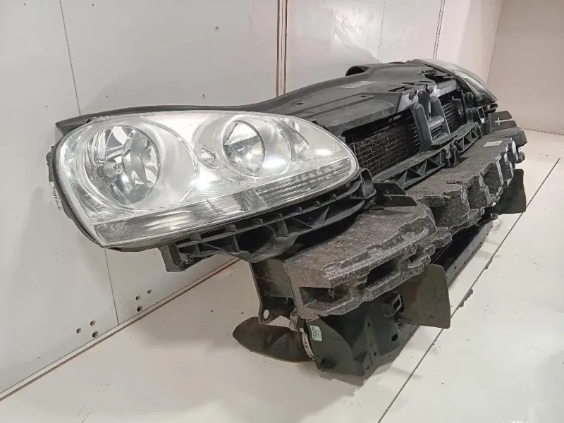 Rivestimento Frontale ANT 1K0 121 205 AD Volkswagen GOLF V 2004