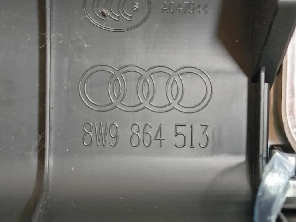 Rivestimento Lamiera POST 8W9864513 Audi A4 8W5 Avant 2015