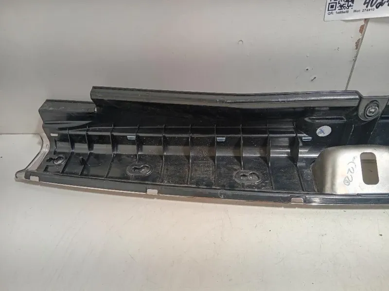 Rivestimento Lamiera POST A2056900605 Mercedes Classe C W205 2014