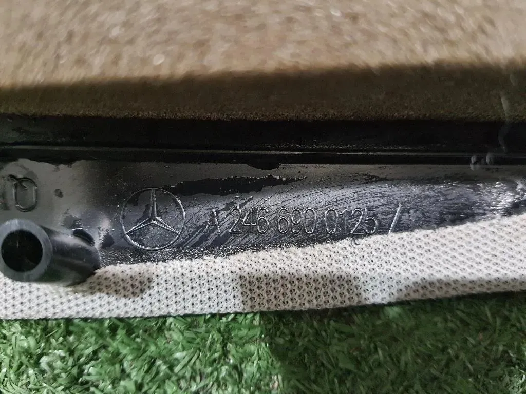 Rivestimento Montante Parabrezza Supint SX A2466900125 Mercedes Classe B W246 2012