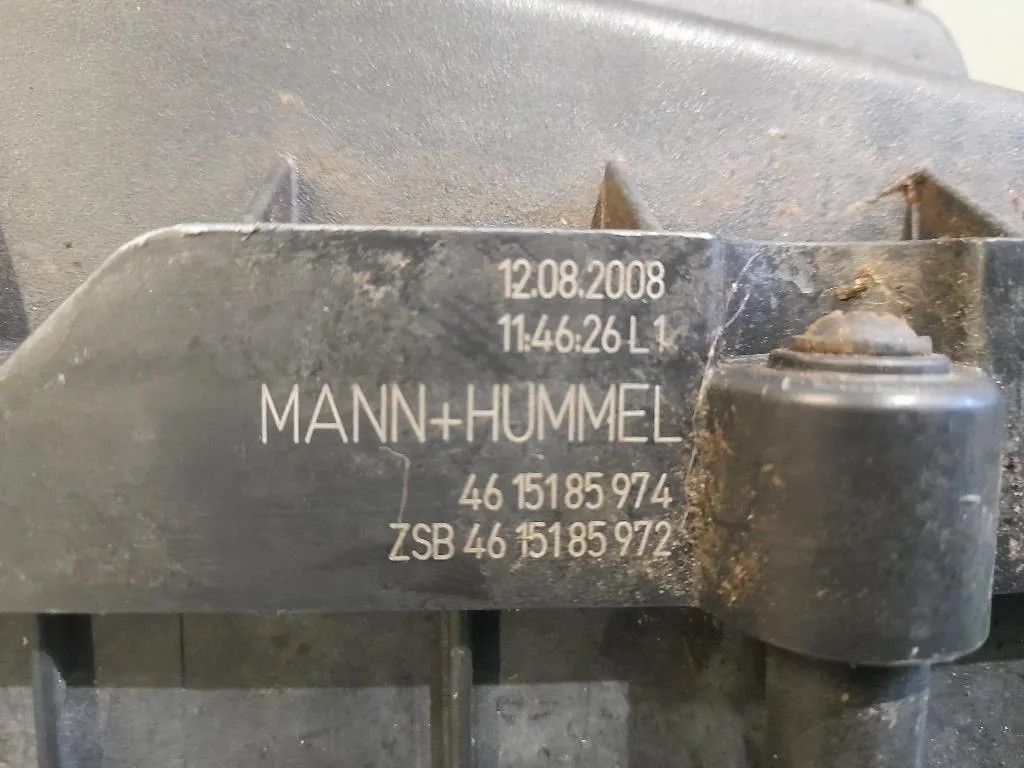 Scatola Filtro ARIA 4615185974 Volkswagen Caddy III 2004