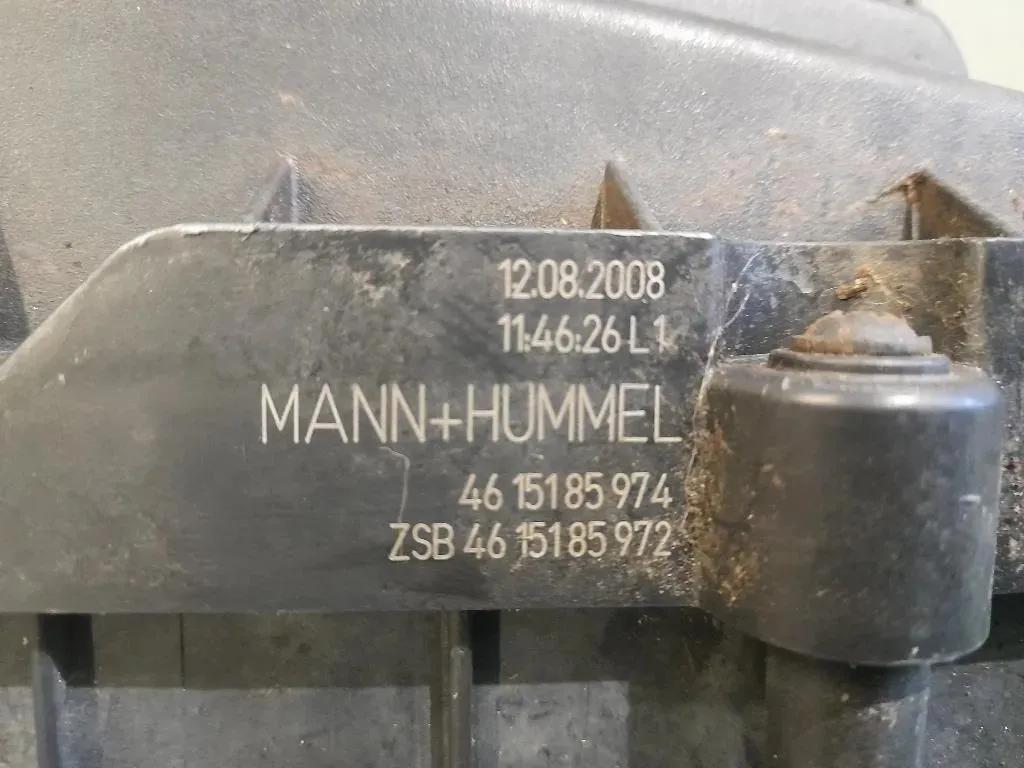 Scatola Filtro ARIA 4615185974 Volkswagen Caddy III 2004