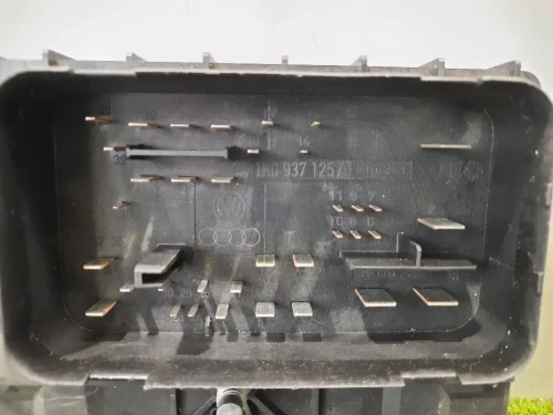 Scatola Fusibili 1K0937125 CANTRALINA ANTERIORE Audi A3 8P1 2004