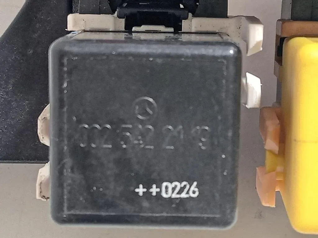 Scatola Fusibili SCATOLA FUSIBILI Mercedes Classe SLK R170 1997