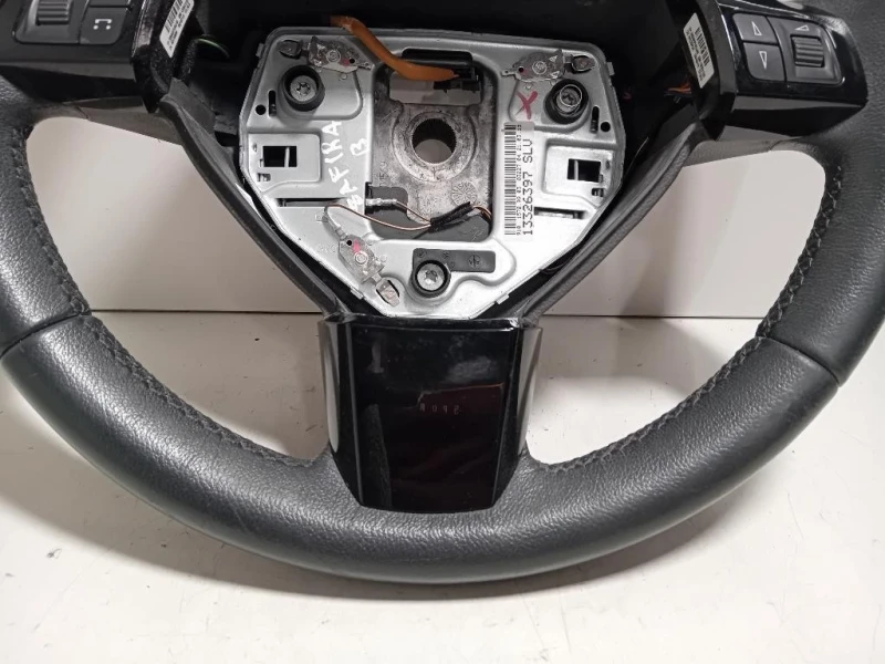 Volante 13326397 Opel Zafira B 2005