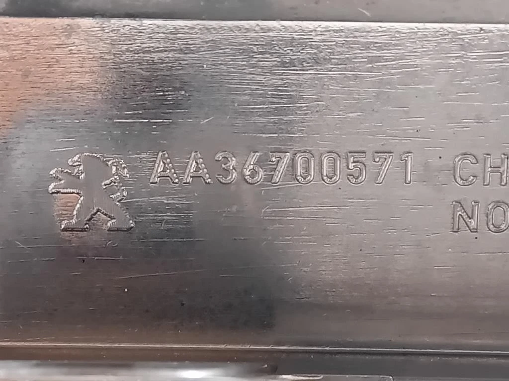 Cornice Griglia DI Ventilazione Paraurti ANT AA36700571 Peugeot 3008 I 2013
