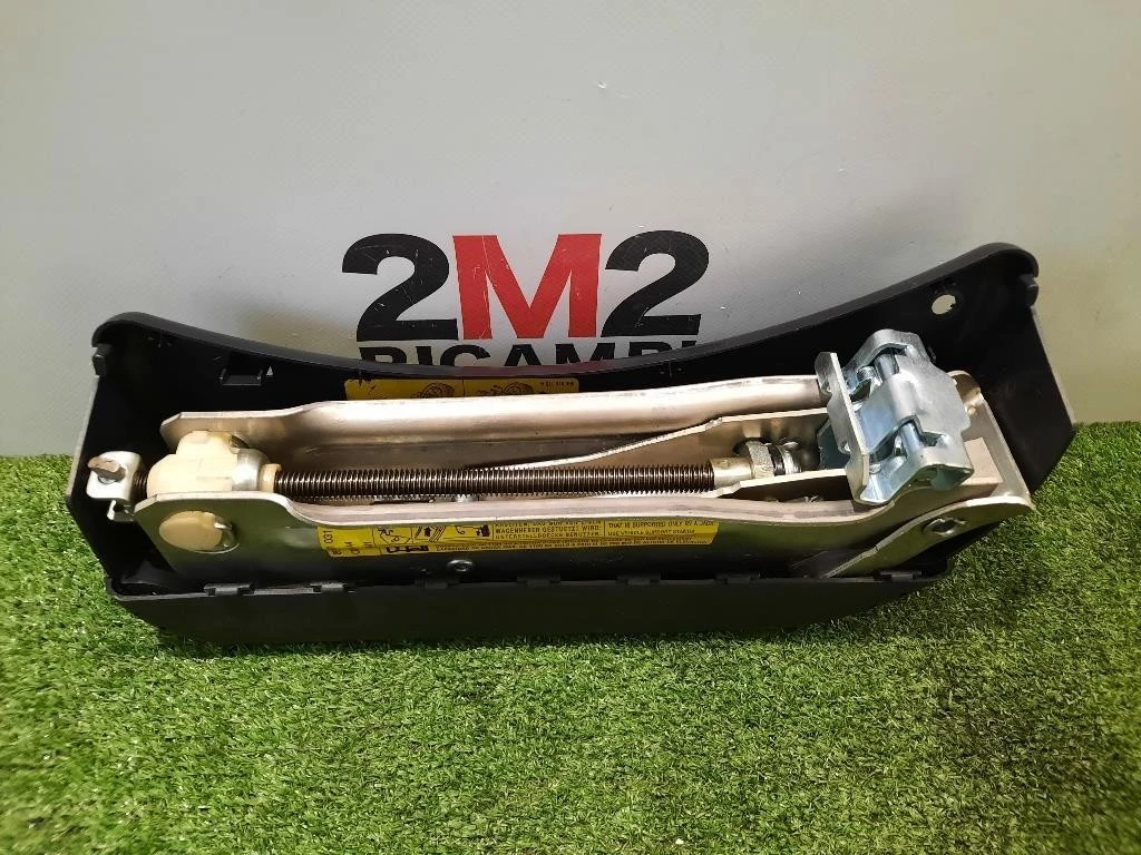 CRIC Martinetto 8E0011031M CRIC Audi A4 8ED Avant 2005