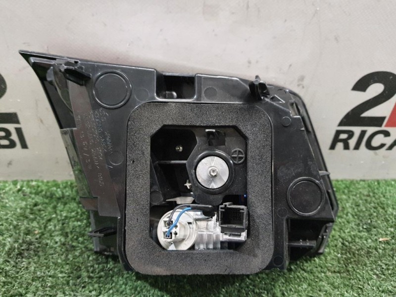 Fanale INT POST DX 9810477780 Peugeot 3008 II 2016