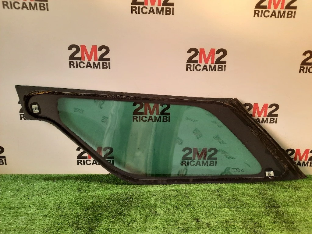 Cristallo Fisso Parafango POST DX 8569ZH Citroen DS3 2010