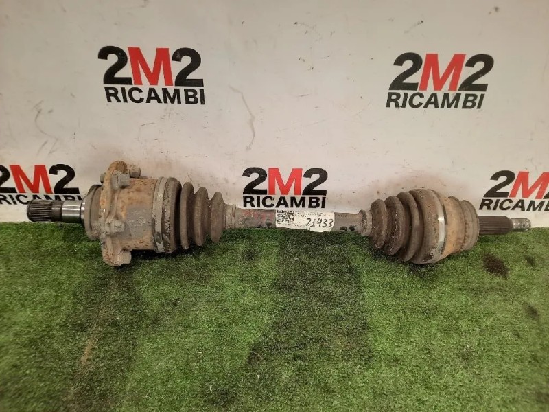 Semiasse POST SX MR528647 Mitsubishi Pajero III 2000