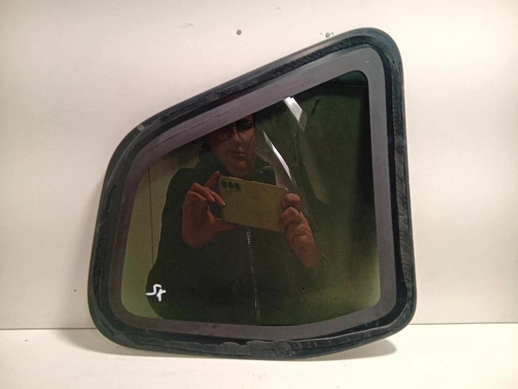 Cristallo Fisso Parafango POST SX 833071478R Dacia Duster I 2014