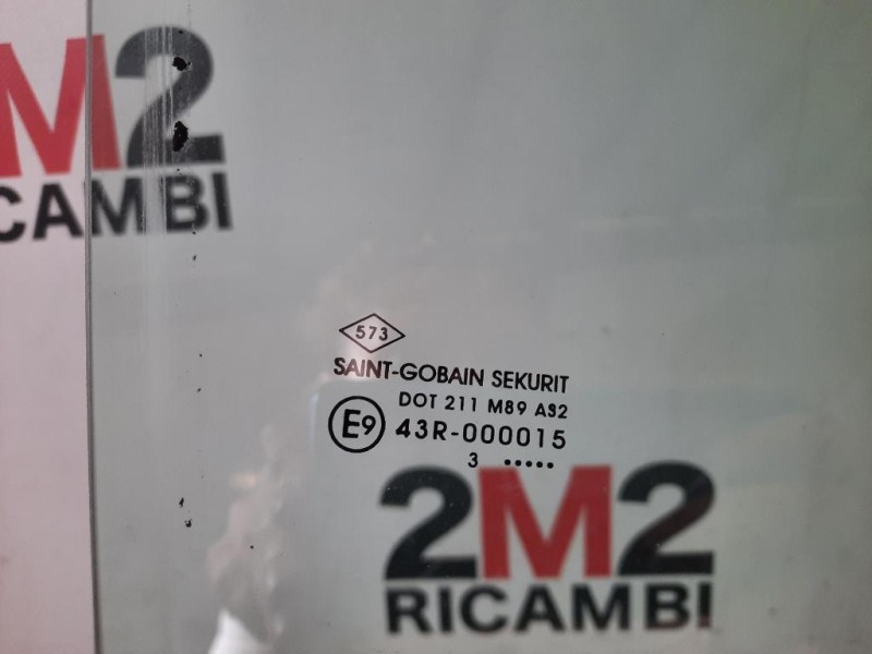 Cristallo Scendente Porta ANT DX 803004351R Dacia Dokker 2013