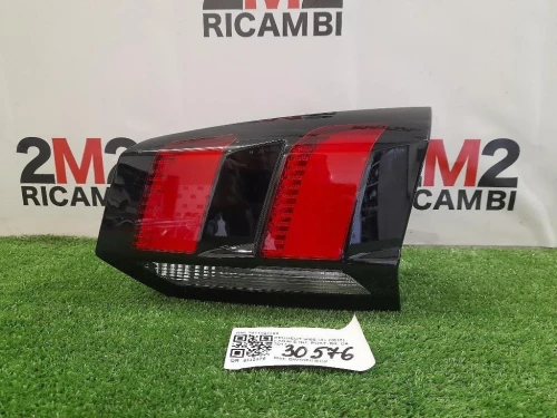 Fanale INT POST DX 9811027780 Peugeot 5008 II 2017